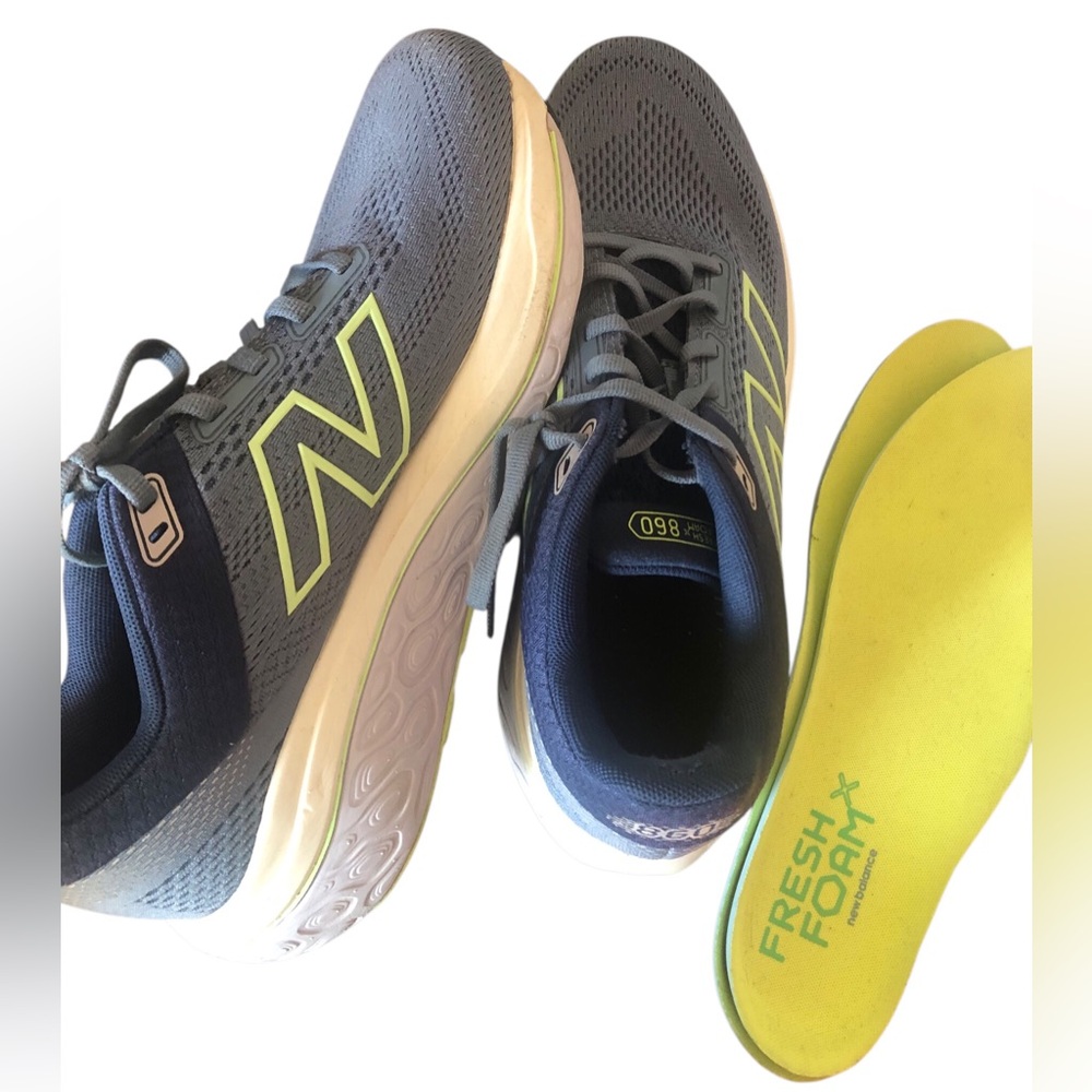 New Balance Fresh Foam X 860 Grey/Sea Salt yellow-green branding 9.5